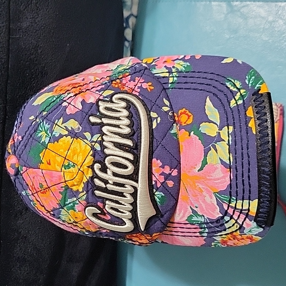 ROBIN TRUTH HAT